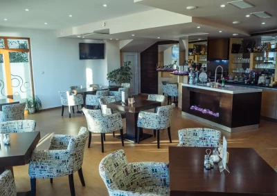 Ð¥Ð¾Ñ‚ÐµÐ» Ð¡Ñ€ÐµÐ±ÑŠÑ€Ð½Ð¾ ÐµÐ·ÐµÑ€Ð¾ Ð¡Ñ‚Ð°Ñ€Ð° Ð—Ð°Ð³Ð¾Ñ€Ð° Ð›Ð¾Ð±Ð¸ Ð±Ð°Ñ€